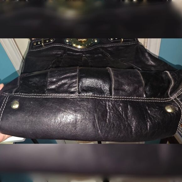 Coach Limited Edition Black Leather/Patent Pleated Garnet Satchel Handbag - Picture 5 of 6